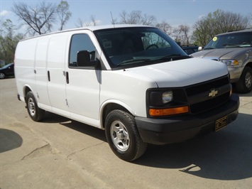 2008 Chevrolet G1500 Vans Express   - Photo 1 - Cincinnati, OH 45255