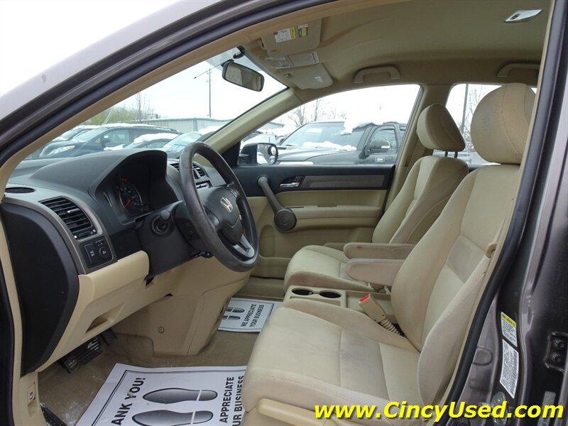 2009 Honda CR-V LX - Photo 12 - Cincinnati, OH 45255