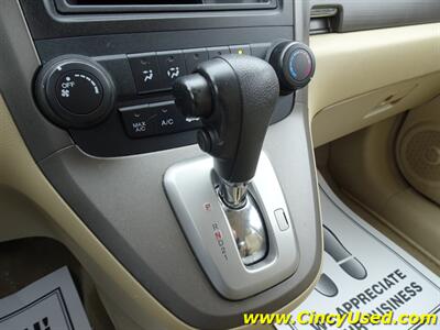 2009 Honda CR-V LX - Photo 17 - Cincinnati, OH 45255