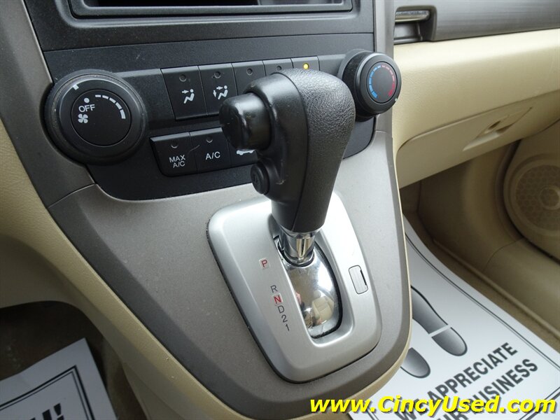 2009 Honda CR-V LX - Photo 17 - Cincinnati, OH 45255