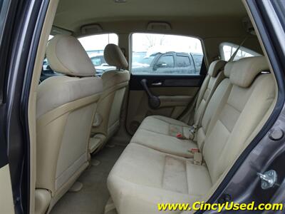 2009 Honda CR-V LX - Photo 13 - Cincinnati, OH 45255