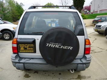 2000 Chevrolet Tracker   - Photo 5 - Cincinnati, OH 45255