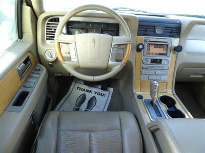 2007 Lincoln Navigator L Luxury  5.4L V8 4X4 - Photo 9 - Cincinnati, OH 45255