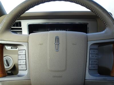 2007 Lincoln Navigator L Luxury  5.4L V8 4X4 - Photo 19 - Cincinnati, OH 45255