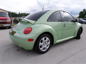 2002 Volkswagen New Beetle GLS TDI   - Photo 13 - Cincinnati, OH 45255