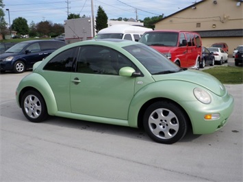 2002 Volkswagen New Beetle GLS TDI   - Photo 1 - Cincinnati, OH 45255