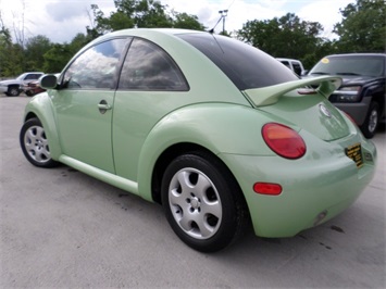 2002 Volkswagen New Beetle GLS TDI   - Photo 12 - Cincinnati, OH 45255