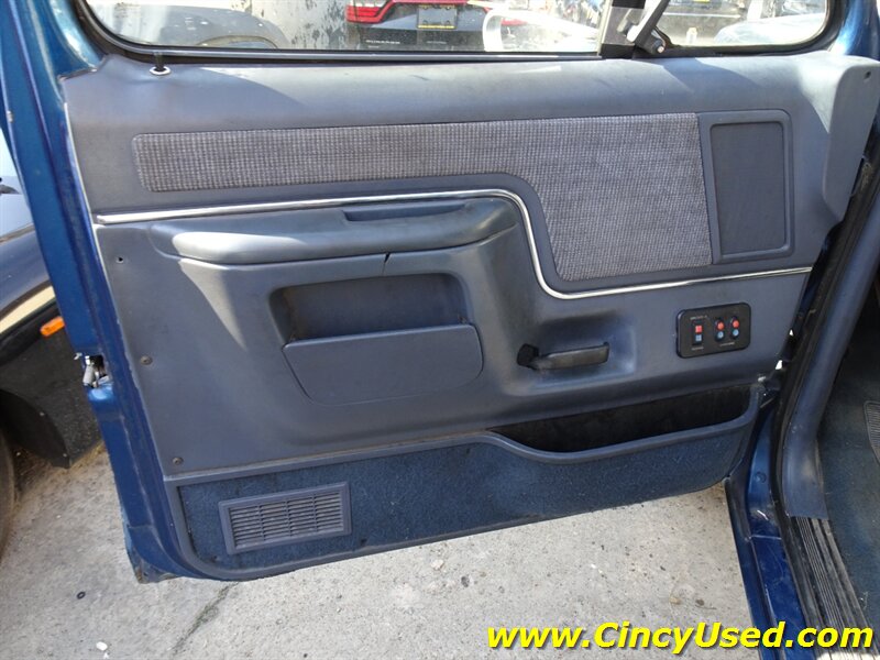 1990 Ford F-250 XL - Photo 27 - Cincinnati, OH 45255