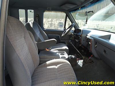 1990 Ford F-250 XL - Photo 12 - Cincinnati, OH 45255