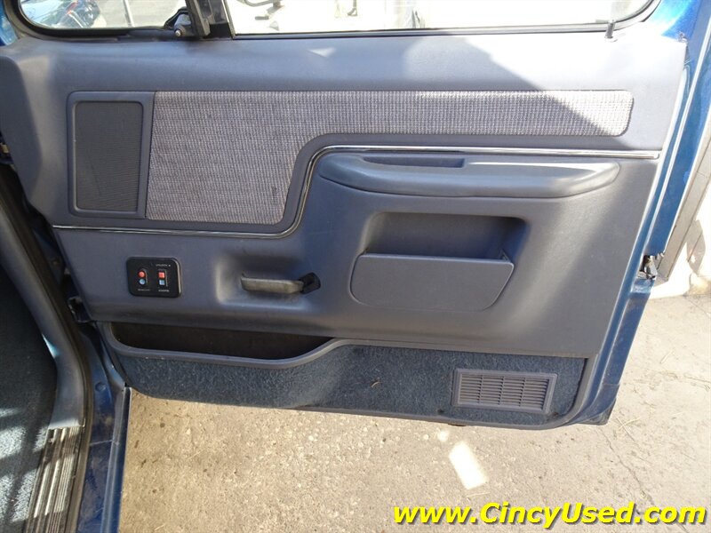 1990 Ford F-250 XL - Photo 26 - Cincinnati, OH 45255