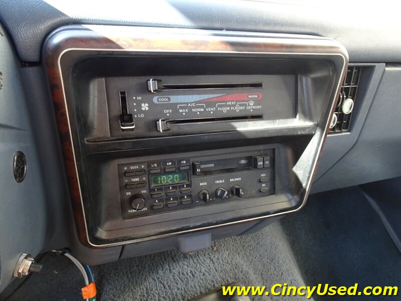 1990 Ford F-250 XL - Photo 18 - Cincinnati, OH 45255