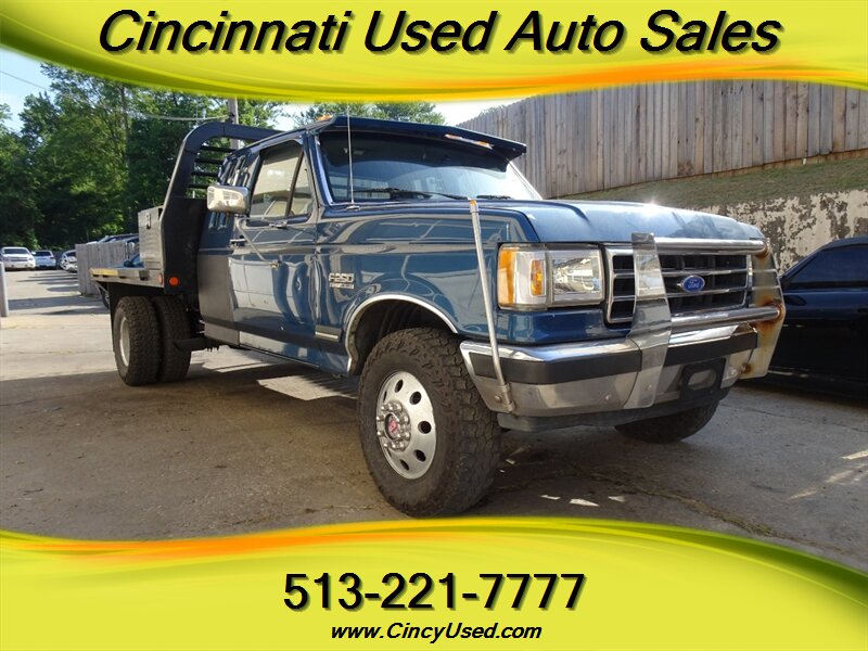 1990 Ford F-250 XL   - Photo 1 - Cincinnati, OH 45255