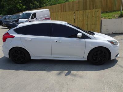 2014 Ford Focus ST  Ecoboost 2.0L Turbo I4 FWD - Photo 4 - Cincinnati, OH 45255