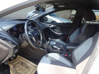 2014 Ford Focus ST  Ecoboost 2.0L Turbo I4 FWD - Photo 10 - Cincinnati, OH 45255