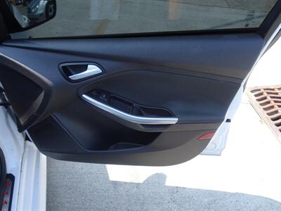 2014 Ford Focus ST  Ecoboost 2.0L Turbo I4 FWD - Photo 23 - Cincinnati, OH 45255