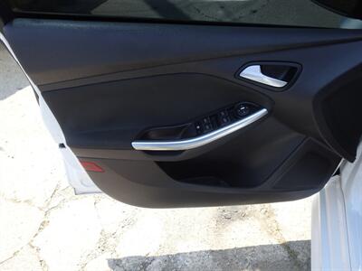 2014 Ford Focus ST  Ecoboost 2.0L Turbo I4 FWD - Photo 22 - Cincinnati, OH 45255