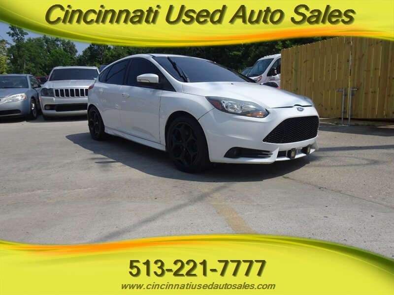 2014 Ford Focus ST  Ecoboost 2.0L Turbo I4 FWD - Photo 1 - Cincinnati, OH 45255