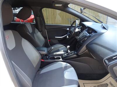 2014 Ford Focus ST  Ecoboost 2.0L Turbo I4 FWD - Photo 14 - Cincinnati, OH 45255