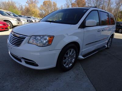 2015 Chrysler Town & Country Touring  3.6L V6 FWD - Photo 3 - Cincinnati, OH 45255