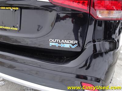 2018 Mitsubishi Outlander PHEV SEL   - Photo 23 - Cincinnati, OH 45255