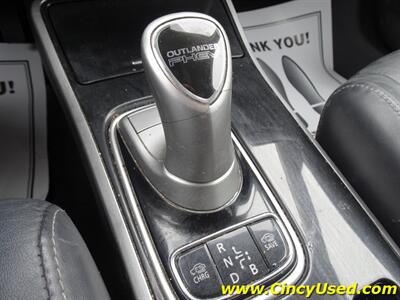 2018 Mitsubishi Outlander PHEV SEL   - Photo 15 - Cincinnati, OH 45255
