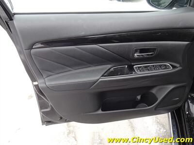 2018 Mitsubishi Outlander PHEV SEL   - Photo 25 - Cincinnati, OH 45255