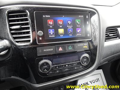 2018 Mitsubishi Outlander PHEV SEL   - Photo 16 - Cincinnati, OH 45255