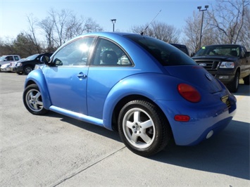 1998 Volkswagen New Beetle   - Photo 12 - Cincinnati, OH 45255