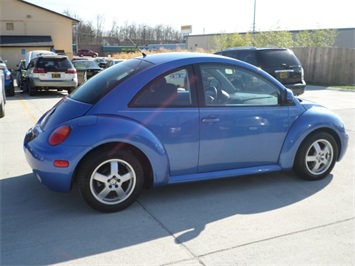 1998 Volkswagen New Beetle   - Photo 6 - Cincinnati, OH 45255