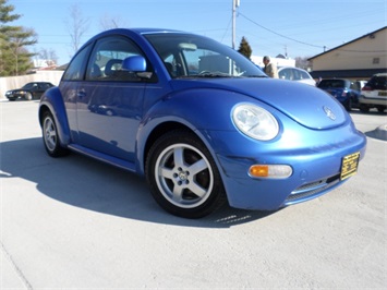 1998 Volkswagen New Beetle   - Photo 10 - Cincinnati, OH 45255