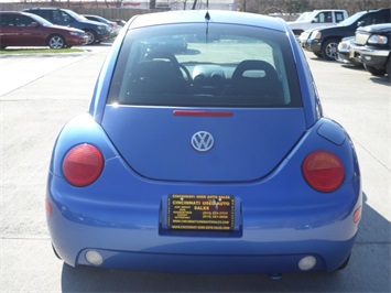 1998 Volkswagen New Beetle   - Photo 5 - Cincinnati, OH 45255