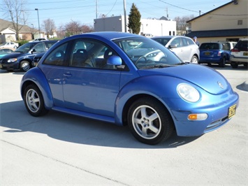 1998 Volkswagen New Beetle   - Photo 1 - Cincinnati, OH 45255