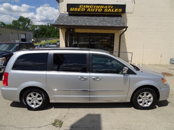 2012 Chrysler Town and Country Touring-L   - Photo 3 - Cincinnati, OH 45255