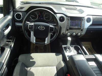 2014 Toyota Tundra SR5  5.7L V8 4X4 - Photo 9 - Cincinnati, OH 45255