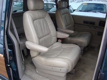 1994 CHRYSLER TOWN AND COUNTRY   - Photo 8 - Cincinnati, OH 45255