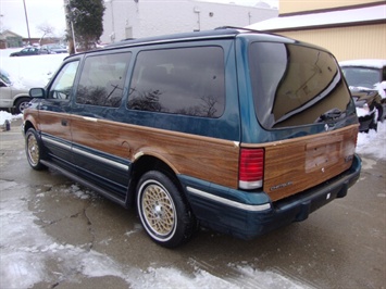 1994 CHRYSLER TOWN AND COUNTRY   - Photo 4 - Cincinnati, OH 45255