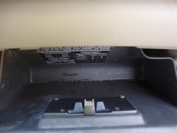 1994 CHRYSLER TOWN AND COUNTRY   - Photo 20 - Cincinnati, OH 45255