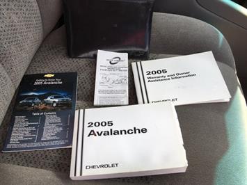 2005 Chevrolet Avalanche 1500 Z71   - Photo 23 - Cincinnati, OH 45255