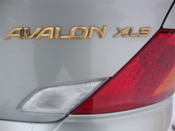 2000 Toyota Avalon XLS   - Photo 11 - Cincinnati, OH 45255