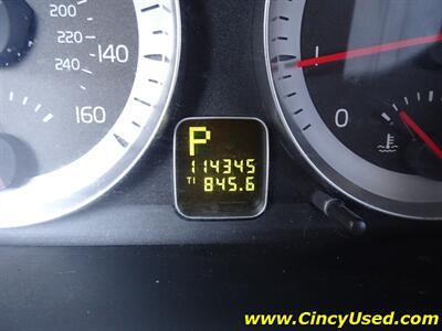 2012 Volvo C70 T5   - Photo 18 - Cincinnati, OH 45255