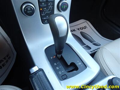 2012 Volvo C70 T5   - Photo 15 - Cincinnati, OH 45255