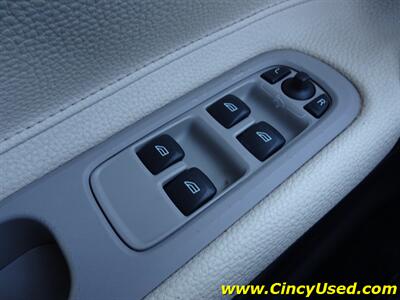 2012 Volvo C70 T5   - Photo 19 - Cincinnati, OH 45255