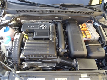 2013 Volkswagen Jetta Hybrid SEL   - Photo 29 - Cincinnati, OH 45255