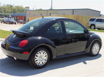 2004 Volkswagen New Beetle GL   - Photo 6 - Cincinnati, OH 45255