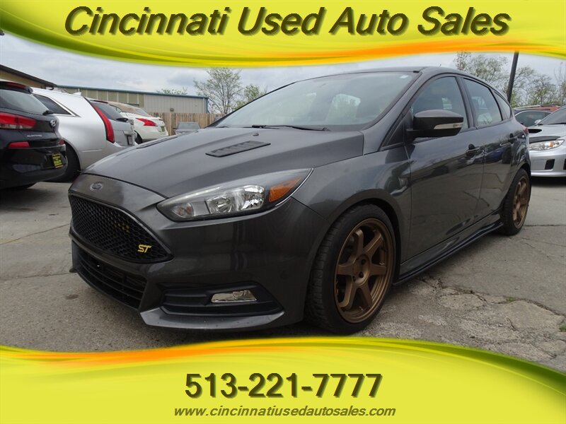 2018 Ford Focus ST photo