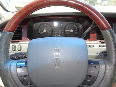 2007 Lincoln Town Car Signature Limited   - Photo 33 - Cincinnati, OH 45255