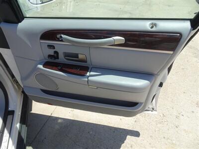 2007 Lincoln Town Car Signature Limited   - Photo 49 - Cincinnati, OH 45255