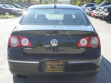 2006 Volkswagen Passat Value Edition   - Photo 5 - Cincinnati, OH 45255