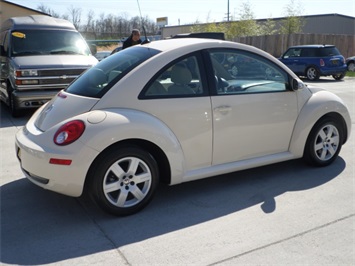2007 Volkswagen New Beetle 2.5 PZEV   - Photo 6 - Cincinnati, OH 45255