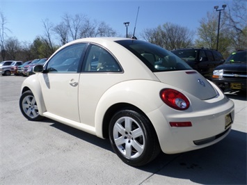 2007 Volkswagen New Beetle 2.5 PZEV   - Photo 12 - Cincinnati, OH 45255